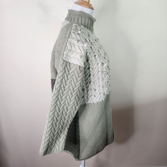 VITTADINI Sport Women's 100% Wool Green Sweater Women's Size Medium Designer - Picture 3 of 6